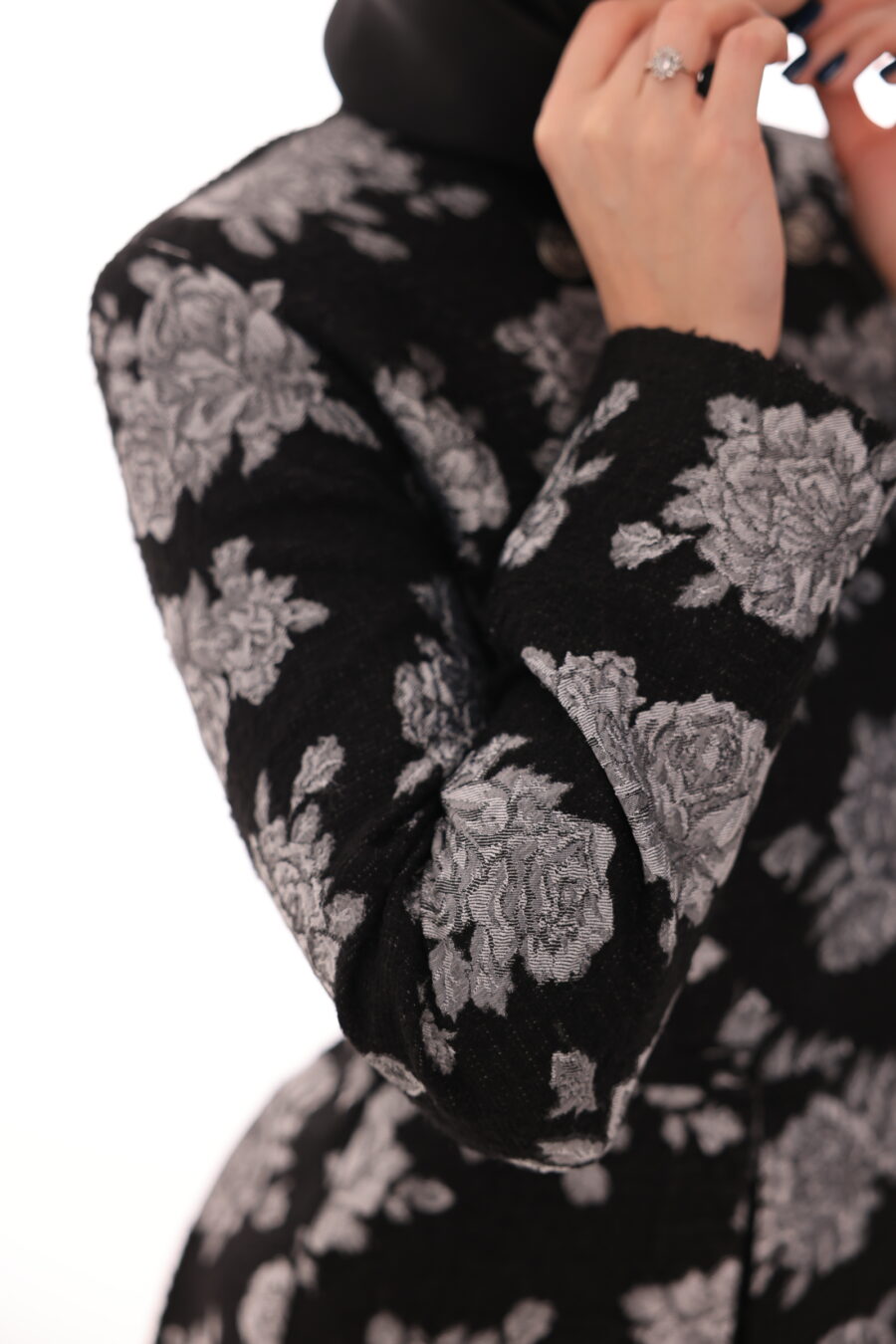 Black & Silver Blazer - Image 5