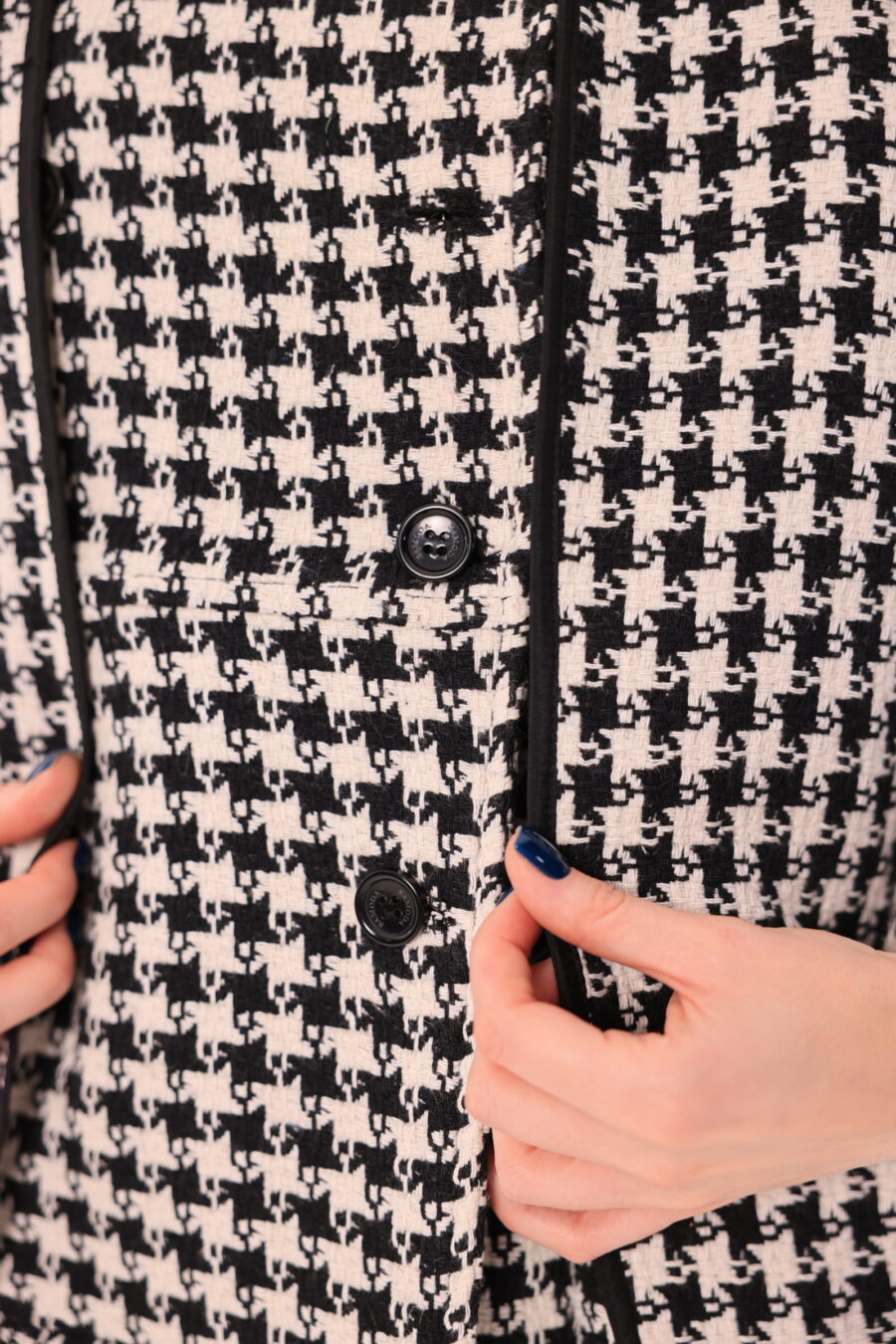 Black & White Blazer - Image 5