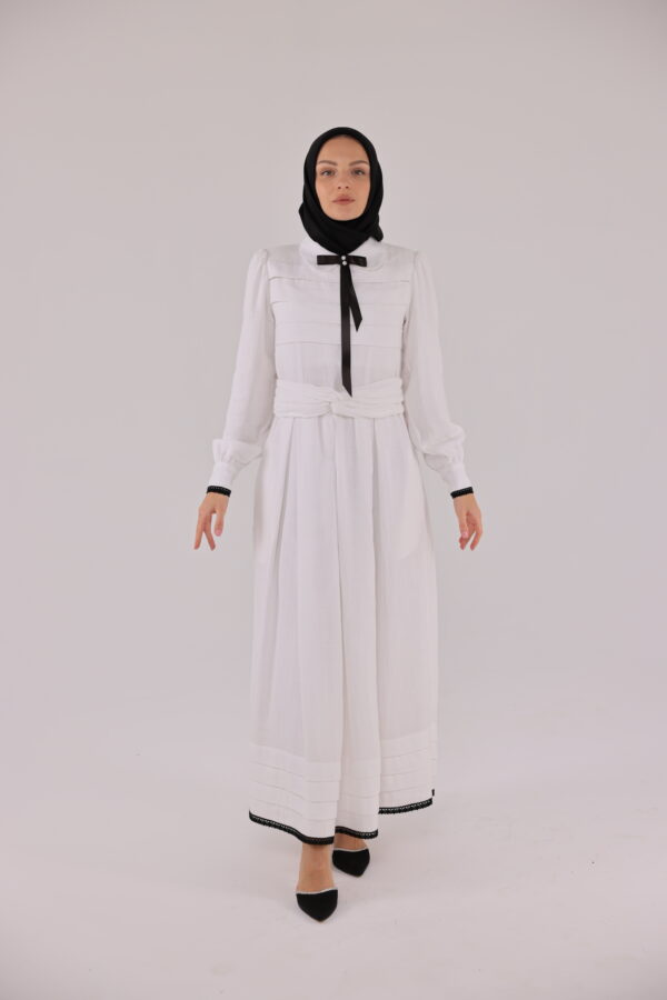 White Classic with Ribbon