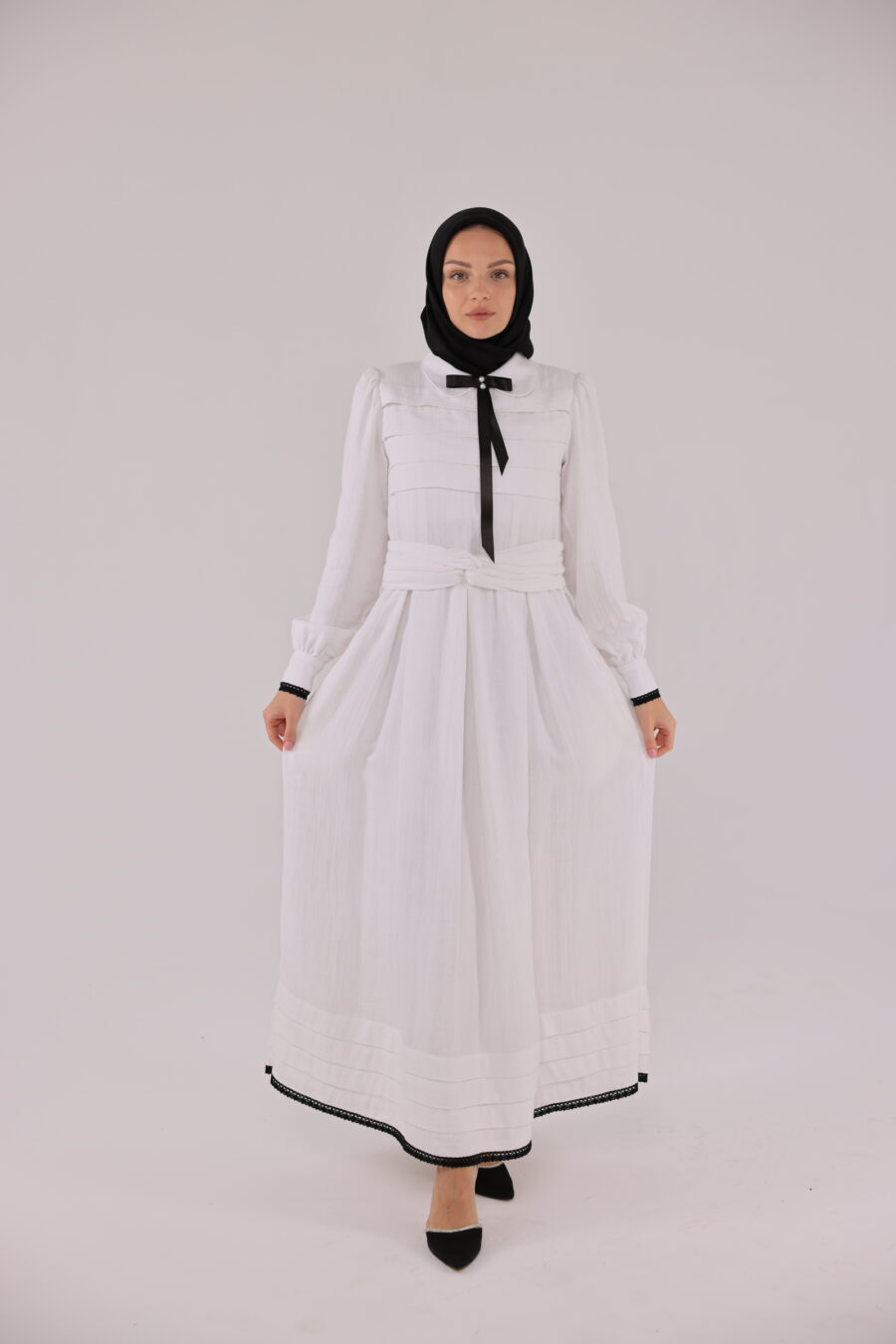 White Classic with Ribbon - Image 3