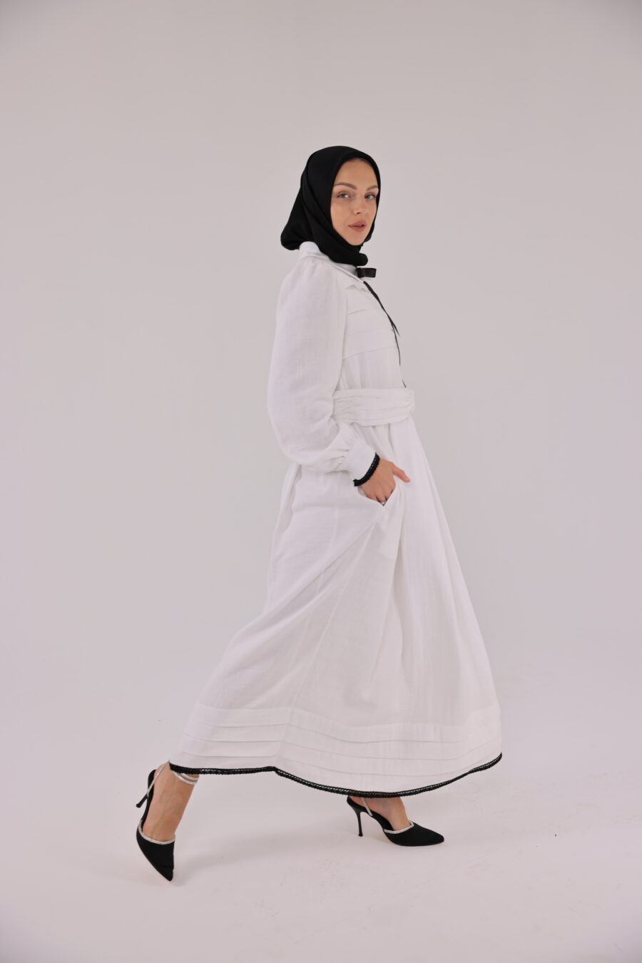 White Classic with Ribbon - Image 8